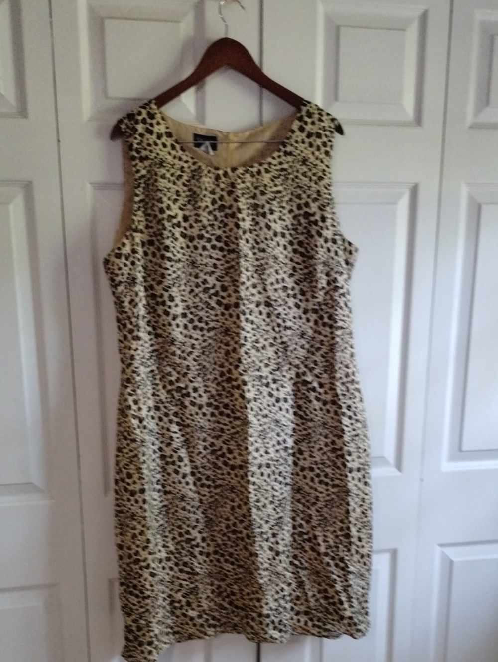Sleeveless Leopard Print Shift Dress - Beige/Black Silk Size 1x